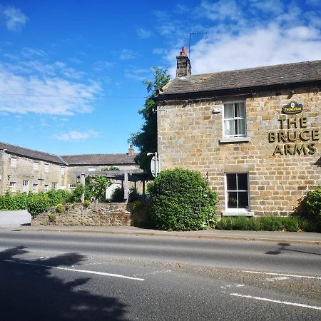 The Bruce Arms Hotel West Tanfield Exterior photo